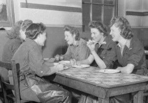 Woolmore_Street_Restaurant-_Eating_Out_in_Wartime_London,_1942_D10676 copy